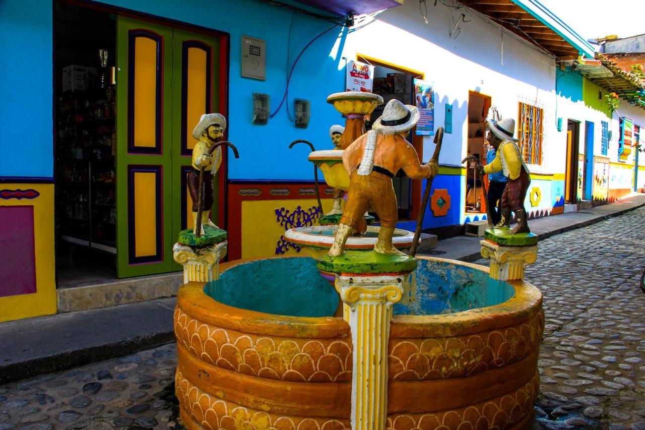 Hotel Real Guatapé エクステリア 写真
