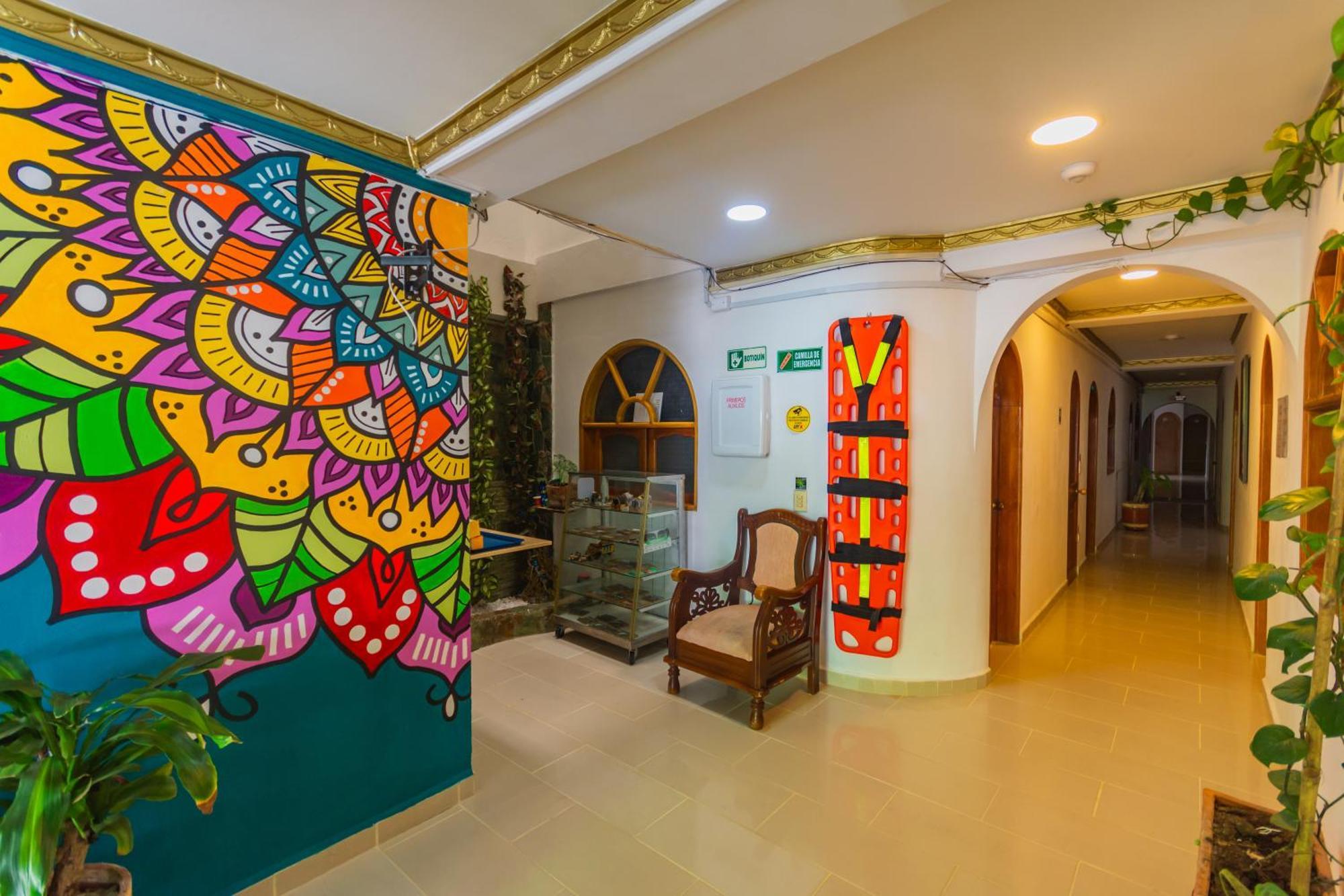 Hotel Real Guatapé エクステリア 写真