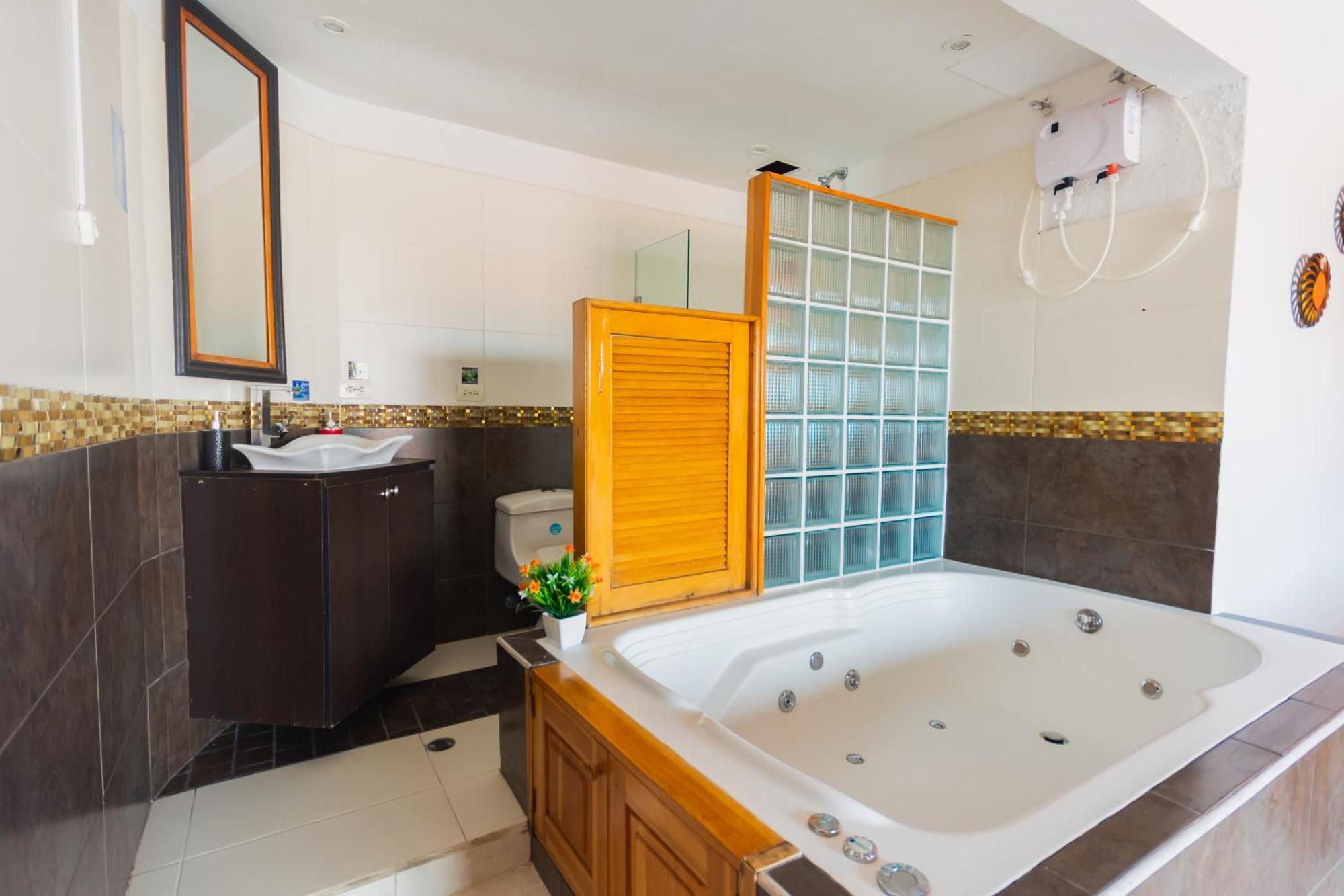 Hotel Real Guatapé エクステリア 写真