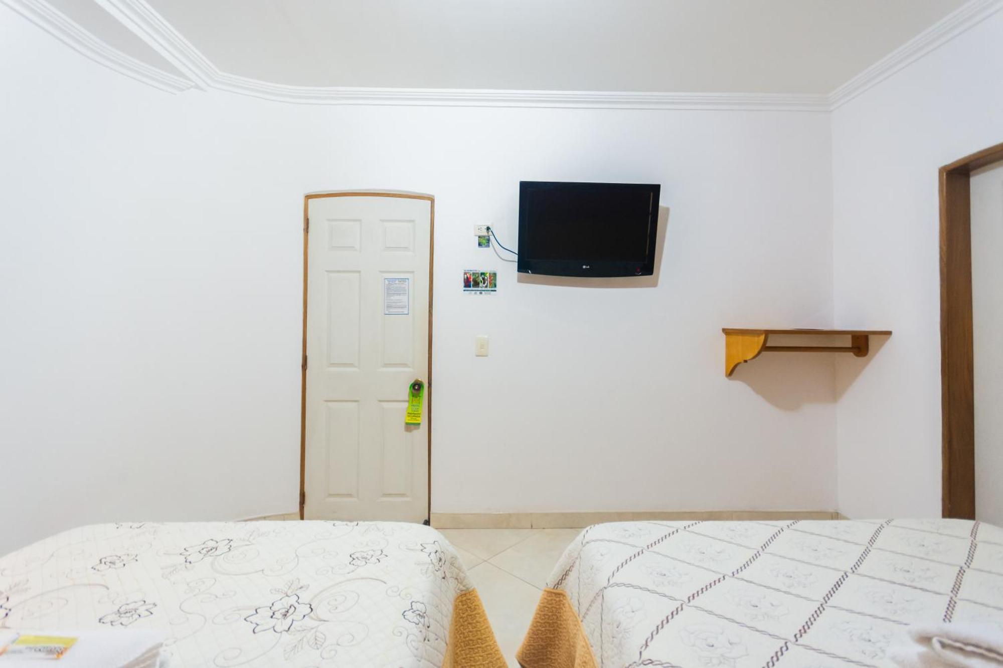 Hotel Real Guatapé エクステリア 写真