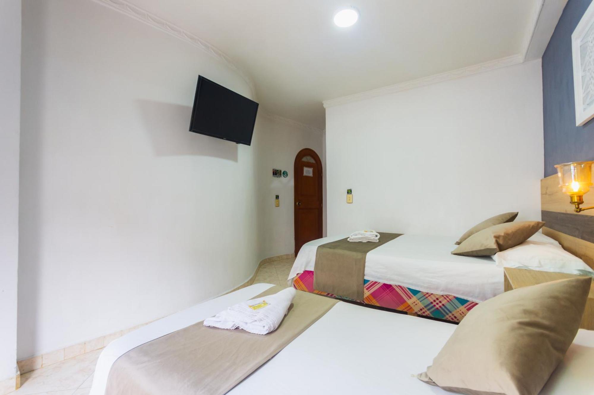 Hotel Real Guatapé エクステリア 写真