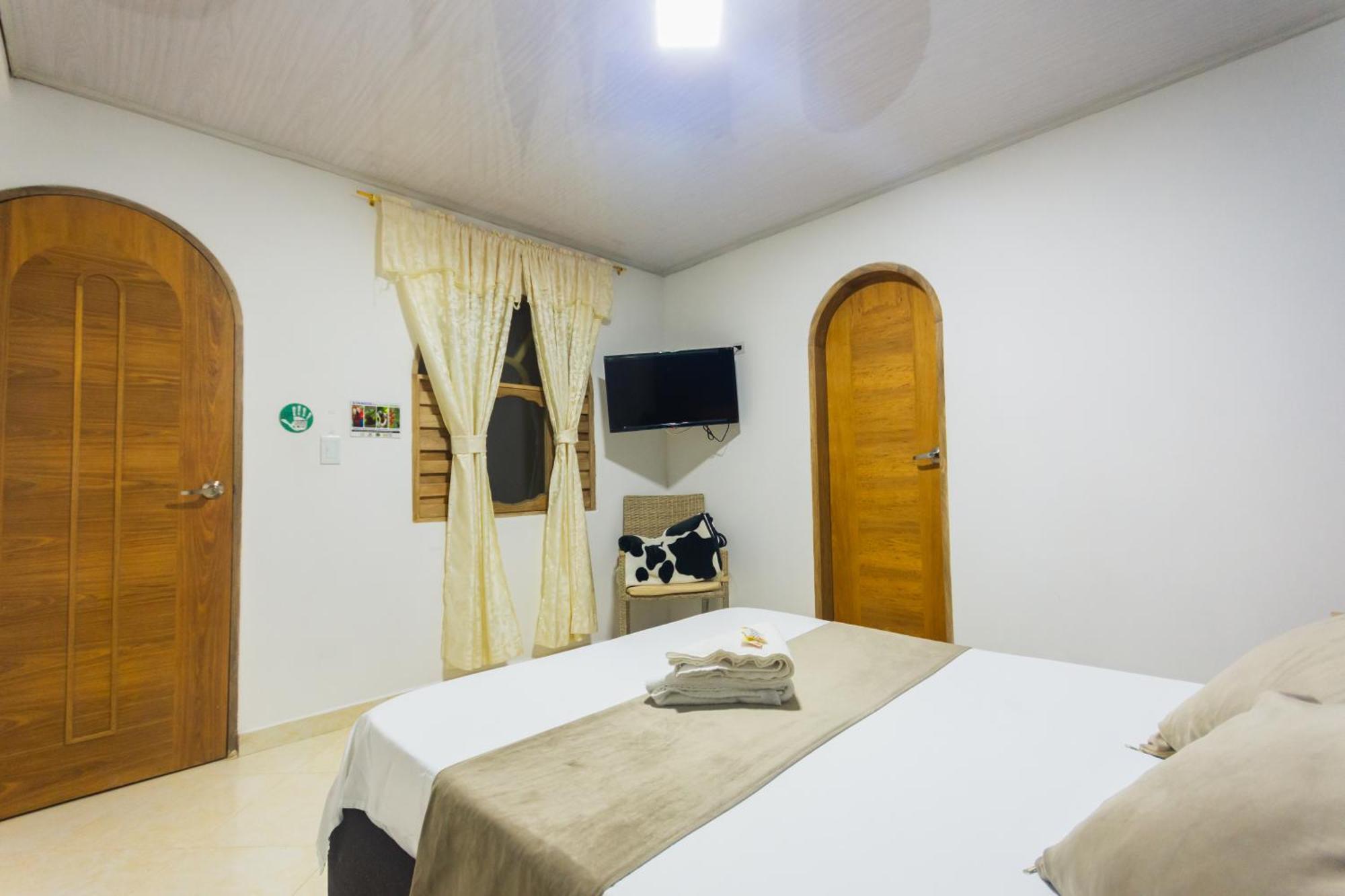 Hotel Real Guatapé エクステリア 写真