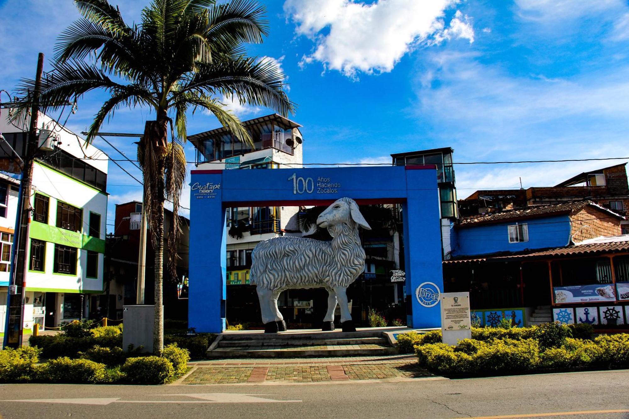 Hotel Real Guatapé エクステリア 写真